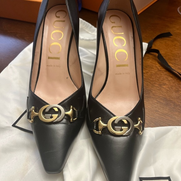 Gucci
Women's Zumi Pointed-Toe Pumps - Picture 2 of 8